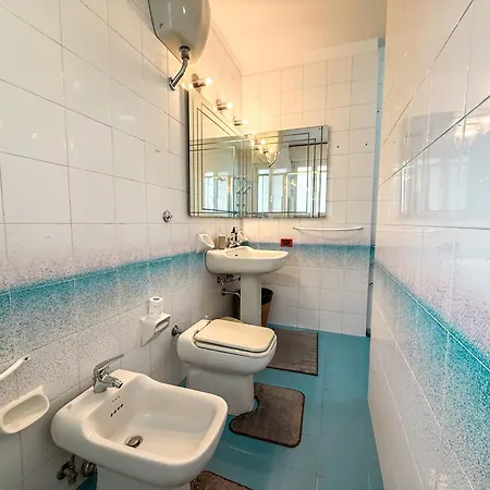 Madison Con Posto Auto Rif A824 Apartmán *